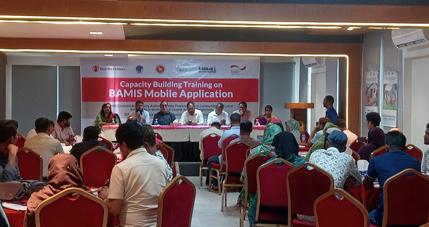Part of a day-long training to increase capacity in using BAMIS mobile app