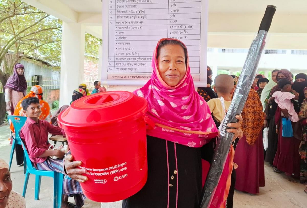 Distribution of emergency hygiene kits and essential items among affected families