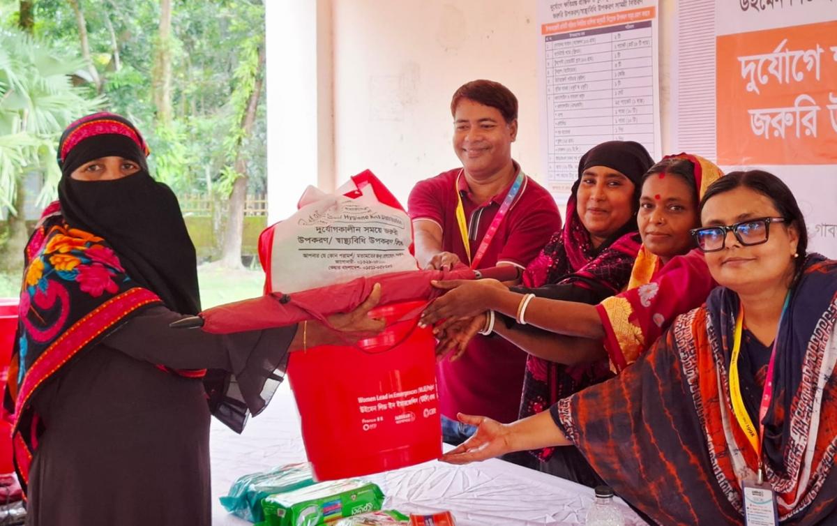 Distribution of emergency hygiene kits and essential items among affected families